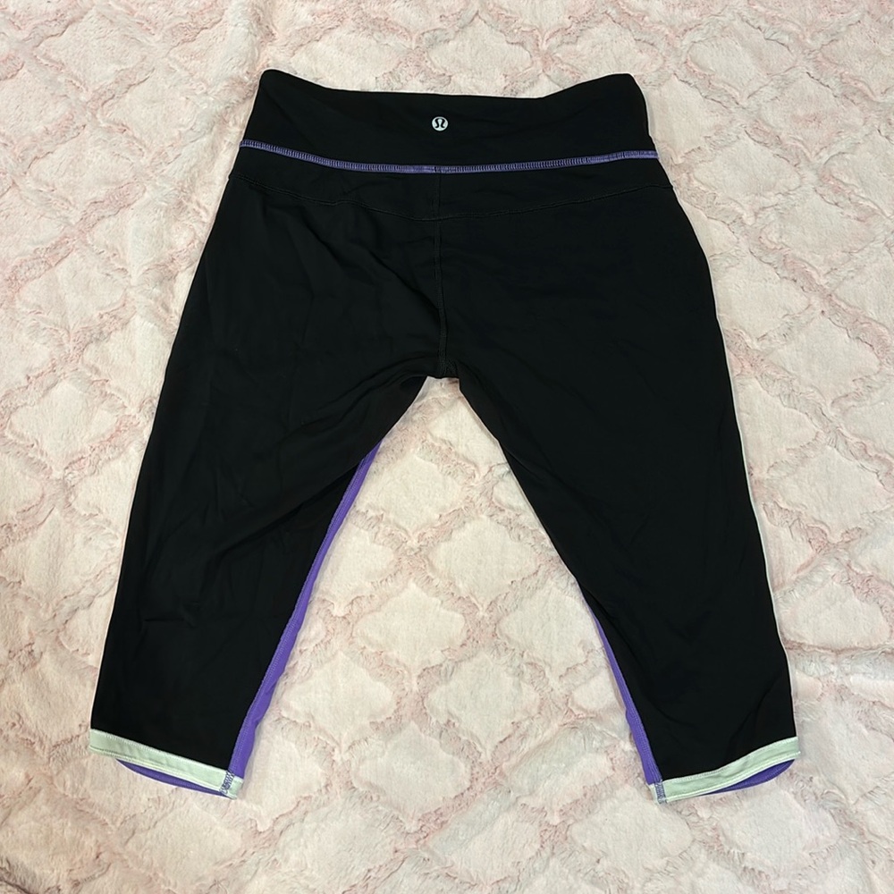 LULULEMON CROP LEGGINGS SIZE 2